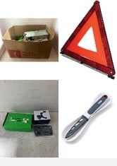 APPROX X20 ASSORTED ITEMS TO INCLUDE ZYLISS 3 IN 1 SQUASH & PUMPKIN TOOL, SAFETY FIRST AID GROUP Q4232 SAFETY WARNING TRIANGLE FOR ROADSIDE BREAKDOWNS FOLDABLE WIND TESTED WITH CASE.