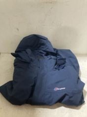 X3 ASSORTED ITEMS OF CLOTHING TO INCLUDE MEN’S BERGHAUS COAT SIZE XXL.