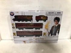 HARRY POTTER WIZARDING WORLD HOGWARTS EXPRESS BATTERY OPERATED TRAIN SET