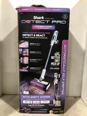 SHARK DETECT PRO CORDLESS AUTO-EMPTY SYSTEM 1.3 LITRE CAPACITY RRP- £249.99