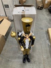 THREE KINGS 120CM LIT GIANT CHRISTMAS NUTCRACKER IN NAVY / GOLD - ITEM NO. VZ3M7 - RRP £100 (ZONE 3)