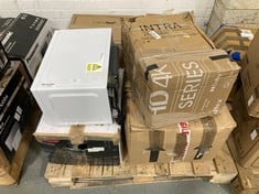 PALLET OF 6 X ASSORTED MICROWAVES TO INCLUDE TOSHIBA MICROWAVE OVEN IN WHITE - MODEL NO. MM-MM20P(WH) (ZONE 3)