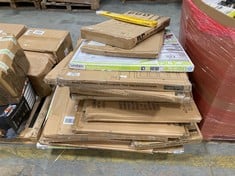 PALLET OF ASSORTED SAFETY GATES TO INCLUDE SAFETOTS EXTRA TALL SAFETY GATE (ZONE 4)