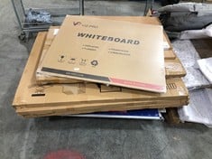 PALLET OF ASSORTED WHITEBOARDS / BOARDS TO INCLUDE VIZ-PRO WHITEBOARD 100 X 80CM (ZONE 7)