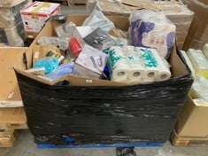 PALLET OF ASSORTED ITEMS TO INCLUDE ANDREX 9 ROLLS OF 2 PLY TOILET PAPER TO INCLUDE INNOTECK 2 IN 1 ELECTRIC HAND MIXER (ZONE 7)