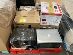 PALLET OF 6 X ASSORTED MICROWAVES TO INCLUDE SHARP MICROWAVE OVEN (ZONE 7)