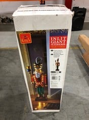 THREE KINGS INLIT GIANT NUTCRACKER TRADITIONAL - RRP £105 (ZONE 8)