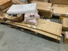 PALLET OF ASSORTED FURNITURE / PARTS TO INCLUDE EYELET ROLLER BLIND 180 X 160CM (ZONE 8)