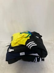 7 X ASSORTED BRANDED CLOTHING ITEMS TO INCLUDE ADIDAS SPORTSWEAR V-NECK CROPPED TEE YELLOW / GREEN - SIZE L