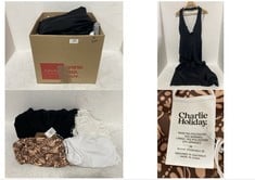 20 X ASSORTED MEDIUM ADULT CLOTHING ITEMS TO INCLUDE HALTER BUTTON MAXI DRESS BLACK - SIZE M (RRP £148)