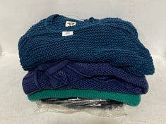 4 X ASSORTED MEDIUM ADULT CLOTHING ITEMS TO INCLUDE TAKE ME HOME PULLOVER KNIT SWEATER GREEN - SIZE M - TOTAL RRP £548