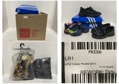 BOX OF ASSORTED KIDS ITEMS TO INCLUDE ADIDAS JUNIOR UNISEX OZWEEGO TRAINERS BLACK - SIZE 5.5 (RRP £90)