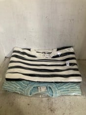 LINKS STRIPED PULLOVER KNIT JUMPER BLACK / WHITE - SIZE L TO INCLUDE TAKE ME HOME PULLOVER KNIT SWEATER LIGHT BLUE - SIZE L - TOTAL RRP £280