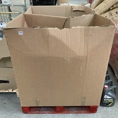 PALLET OF ASSORTED BARBECUE PARTS (KERBSIDE PALLET DELIVERY) (KERBSIDE PALLET DELIVERY)