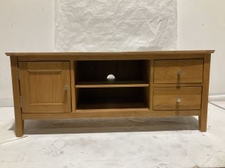 HOLLOW WOOD HEREFORD OAK TV STAND