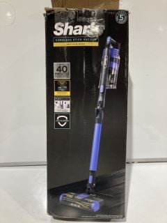 1 X BOX OF ITEMS TO INCLUDE SHARK CORDLESS STICK VACUUM