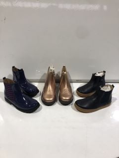 QTY OF ITEMS TO INCLUDE CHELSEA FRENCH NAVY PATENT /CHECK BOOTS KIDS 11.5