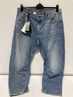 QTY OF PREMIUM DESIGNER APPAREL TO INCLUDE G-STAR RAW JEANS W33/L32