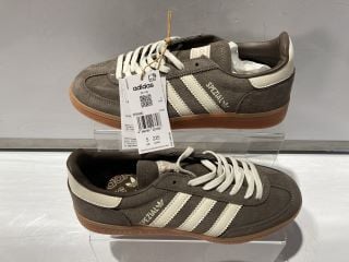 ADIDAS HANDBALL SPEZIAL TRAINERS BLACK SIZE 5