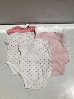 1 X BOX OF PREMIUM DESIGNER APPERAL TO INCLUDE BABY GROWS IN PINK SIZE 12-18 MONTHS