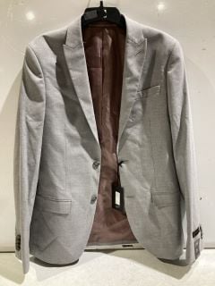 2 X PREMIUM DESIGNER APPERAL TO INCLUDE RIVER ISLAMD BLAZERS IN GREY 38L