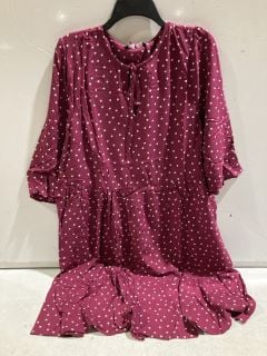 1 X BOX OF PREMIUM DESIGNER APPERAL TO INCLUDE DRESSES IN BERRY WITH WHITE DOTS SIZE 14