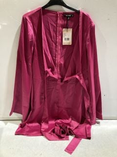 1 X BOX OF PREMIUM DESIGNER APPERAL TO INCLUDE MISSGUIDED DRESSES IN SATIN HOT PINK SIZE 10