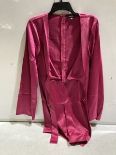 1 X BOX OF PREMIUM DESIGNER APPERAL TO INCLUDE MISSGUIDED DRESS IN SATIN HOT PINK SIZE 10