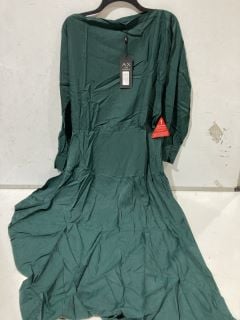 1 X BOX OF PREMIUM DESIGNER APPERAL TO INCLUDE AX PARIS MIDI DRESS IN TEAL SIZE 10