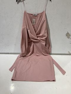 1 X BOX OF PREMIUM DESIGNER APPERAL TO INCLUDE FRILL DETAIL MINI DRESS IN PINK F;LOWER SIZE EU 38