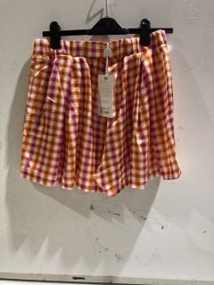 4 X PREMIUM DESIGNER APPERAL TO INCLUDE FOREVER UNIQUE GINGHAM PRINT FLOATY SHORT SIZE 6