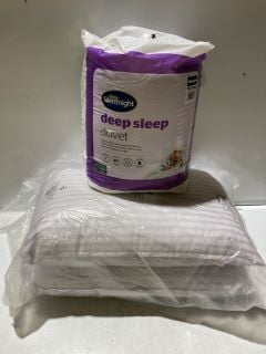 2 X BEDDING ITEMS TO INCLUDE SILENT NIGHT DOUBLE DUVET