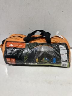 2 X CAMPING ITEMS TO INCLUDE OZARK TRAIL SCRREN HOUSE SUN WALL