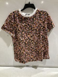 1 X BOX OF PREMIUM DESIGNER APPERAL TO INCLUDE FLORAL PRINT T SHIRT SIZE 12