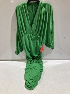 1 X BOX OF PREMIUM DESIGNER APPERAL TO INCLUDE AX PARIS DRESS IN GREEN SIZE 10