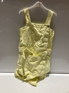 BOX OF DESIGNER CLOTHES TO INCLUDE KENZO DUNGAREES YELLOW SIZE 38