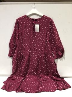 BOX OF DESIGNER CLOTHES TO INCLUDE BERRY POLKA DOT DRESSES SIZE 14