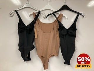 SKIMS SOFT SMOOTHING SEAMLESS THONG BODYSUIT SIENNA L SKIMS EVERYDAY SCULPT BODY SUIT BLACK L TOTAL RRP £171