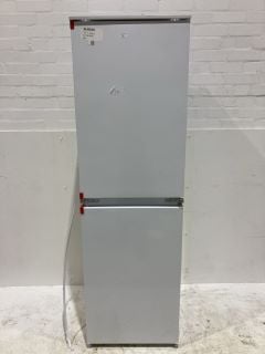 ZANUSSI WHITE INTEGRATED 50/50 FRIDGE FREEZER ZNF18FS5 RRP £420]