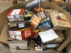 1 X PALLET OF FOOD AND DRINK ITEMS TO INCLUDE WALKERS CLASSIC 20 PACK OF CRISPS, SOME MAY BE PAST BEST BEFORE DATE: LOCATION - FLOOR(COLLECTION OR OPTIONAL DELIVERY AVAILABLE)