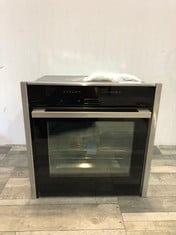 NEFF N70 SLIDE AND HIDE SINGLE OVEN B57CR22N0B RRP £949: LOCATION - BOOTH(COLLECTION OR OPTIONAL DELIVERY AVAILABLE)