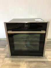 NEFF N70 SLIDE AND HIDE SINGLE OVEN B57CR22N0B RRP £949: LOCATION - BOOTH(COLLECTION OR OPTIONAL DELIVERY AVAILABLE)