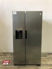 SAMSUNG FRIDGE FREEZER WITH WATER/ ICE DISPENSER RS67A8810S RRP £1758: LOCATION - BOOTH(COLLECTION OR OPTIONAL DELIVERY AVAILABLE)