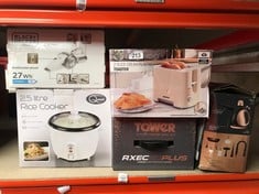 QUANTITY OF ITEMS TO INCLUDE DAEWOO PLASTIC CHROME TOASTER, 2 SLICE, REMOVABLE CRUMB TRAY, BROWNING CONTROLS - CREAM: LOCATION - B RACK