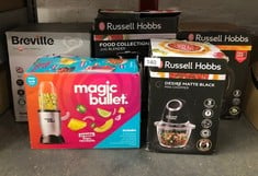 QUANTITY OF KITCHEN & APPLIANCES ITEMS TO INCLUDE RUSSELL HOBBS DESIRE ELECTRIC FRUIT & VEGETABLE MINI CHOPPER, 1L GLASS BOWL WITH 500ML FOOD CAPACITY & STORAGE LID, DISHWASHER SAFE PARTS, STAINLESS