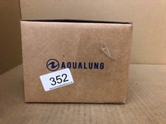 AQUALUNG DIVE COMPUTER: LOCATION - B RACK