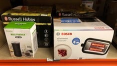 QUANTITY OF KITCHEN & APPLIANCES ITEMS TO INCLUDE BOSCH MYMOMENT INFUSE TAT3M123GB - COMPACT 2-SLICE TOASTER WITH REHEAT/DEFROST, FOLDABLE BUN WARMER, AUTO SHUT-OFF, HIGH LIFT AND CRUMB TRAY, IN MATT