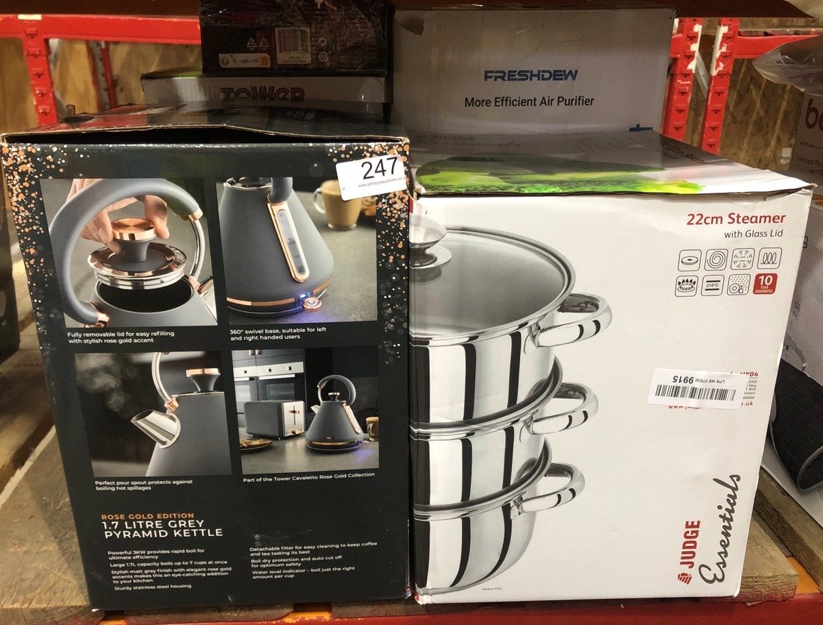 QUANTITY OF KITCHEN & APPLIANCES ITEMS TO INCLUDE TOWER T10044RGG CAVALETTO PYRAMID KETTLE WITH FAST BOIL, DETACHABLE FILTER, 1.7 LITRE, 3000 W, GREY AND ROSE GOLD: LOCATION - B