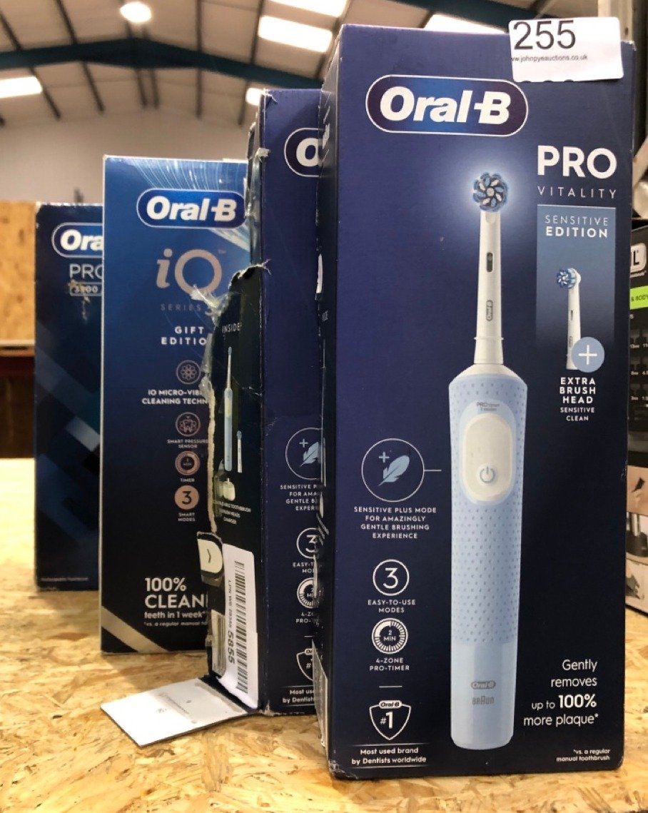 QUANTITY OF HEALTH & BEAUTY ITEMS TO INCLUDE ORAL-B VITALITY PRO ELECTRIC TOOTHBRUSHES ADULTS, 1 HANDLE, 2 TOOTHBRUSH HEADS, 3 BRUSHING MODES INCLUDING SENSITIVE PLUS,  UK PLUG, BLUE: LOCATION - B