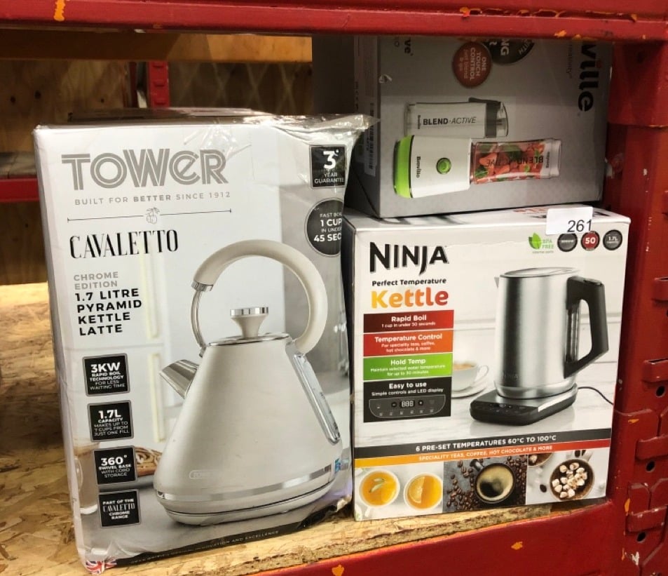 QUANTITY OF KITCHEN & APPLIANCES ITEMS TO INCLUDE TOWER T10044MSH CAVALETTO PYRAMID KETTLE WITH FAST BOIL, DETACHABLE FILTER, 1.7L, 3000 W, LATTE AND CHROME ACCENTS: LOCATION - B